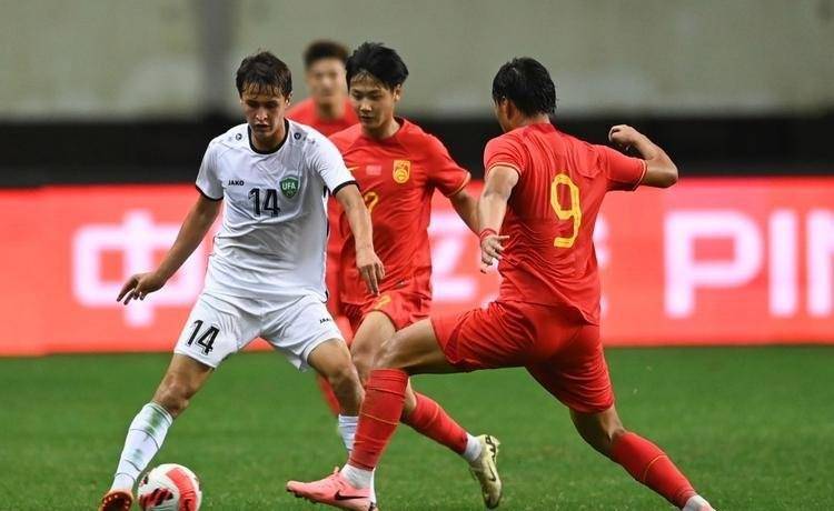 甘冈门将神勇，帮助球队战平对手