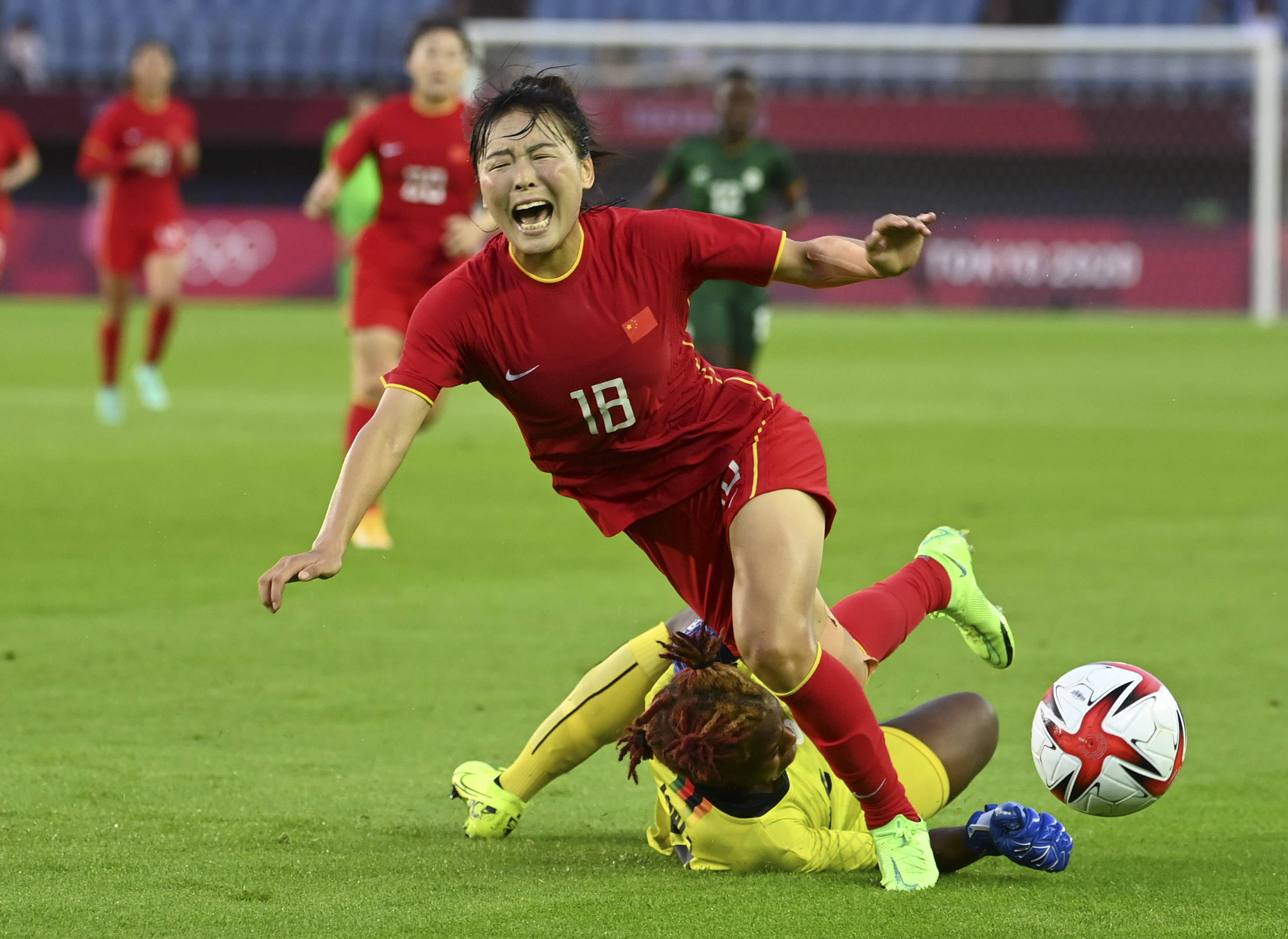 关于女足比赛中，中国队员朱某表现出色的信息