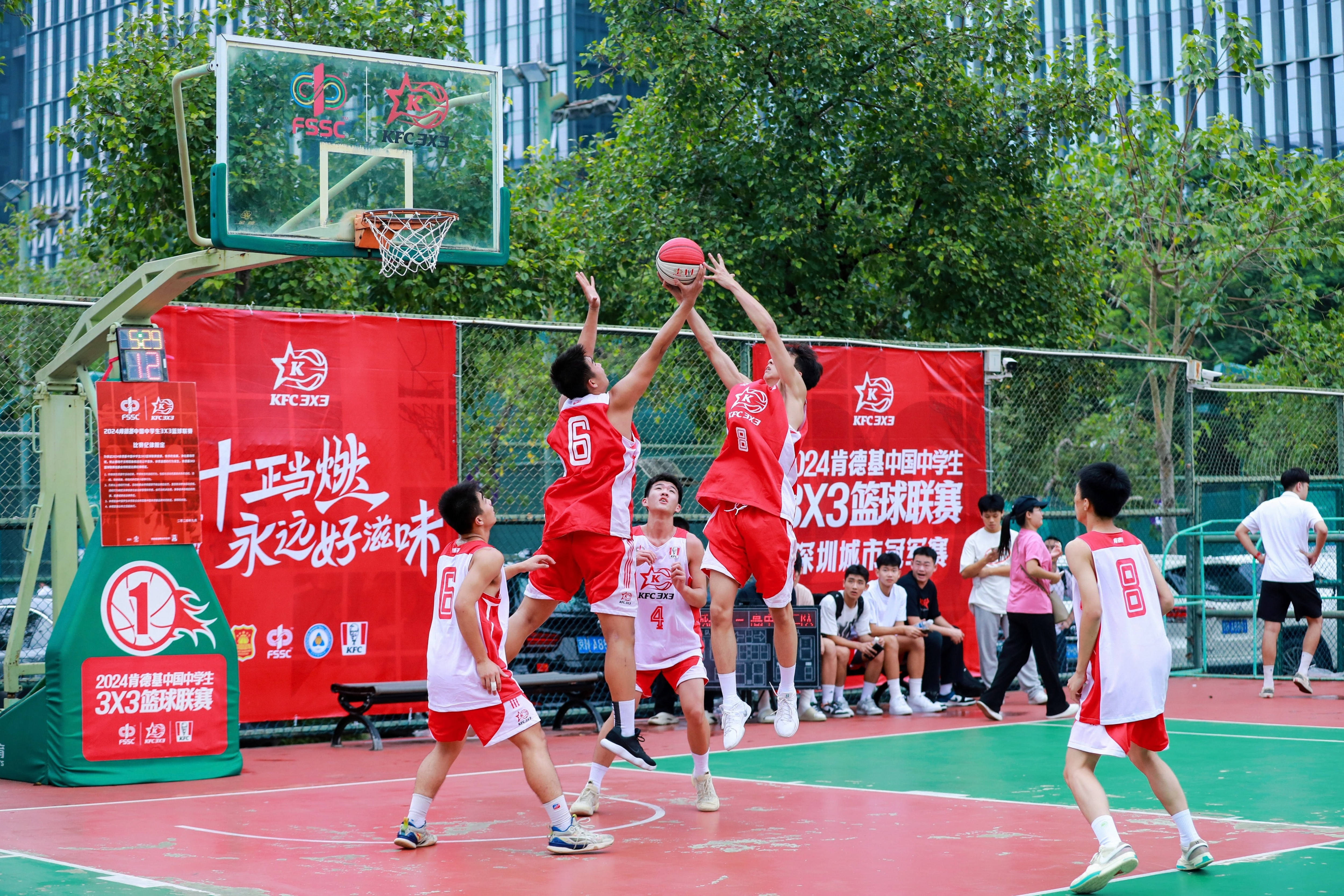 包含世界级篮球赛事再添新亮点，球迷狂欢不已的词条