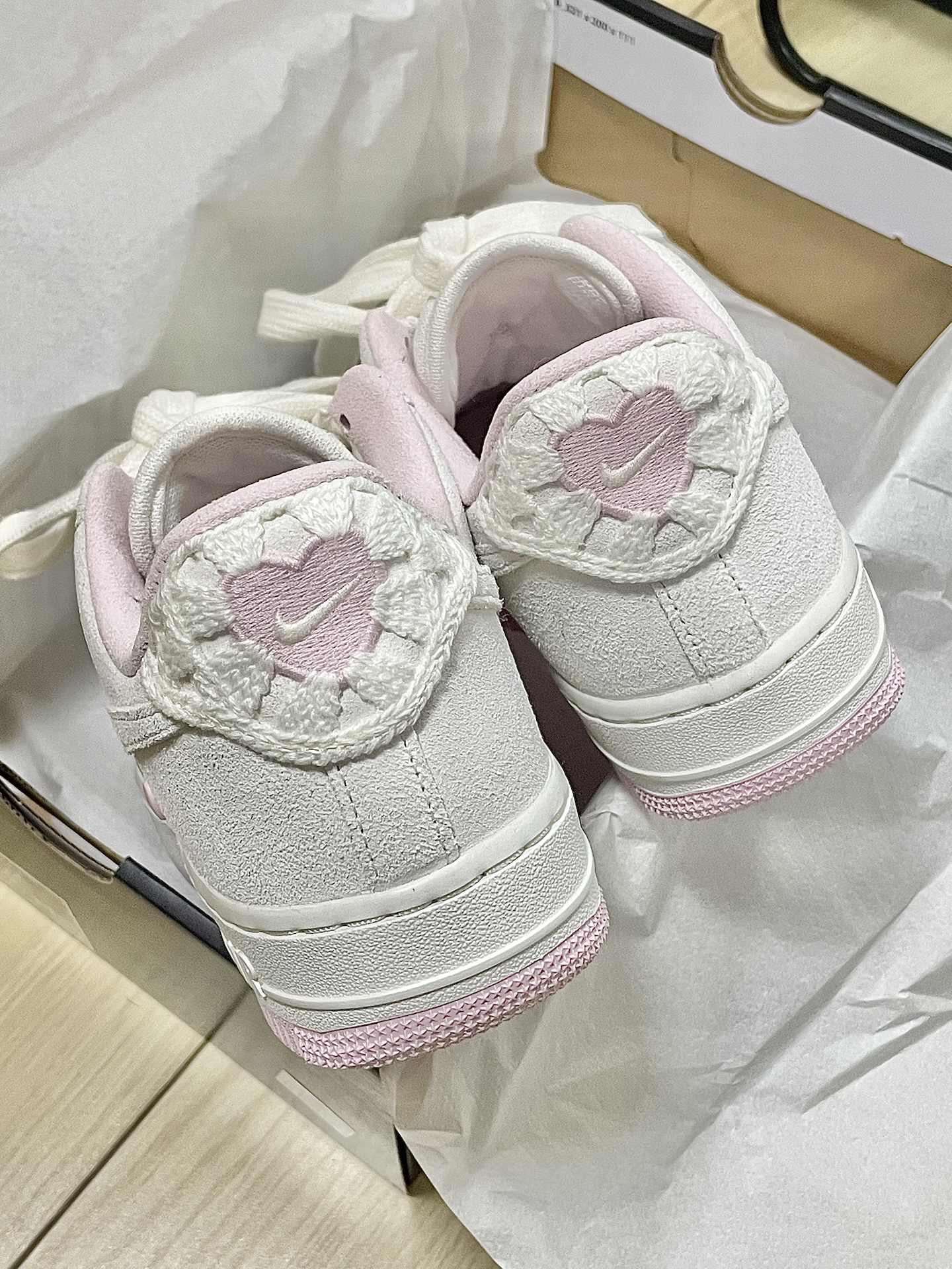中国电竞联赛再现NIKE标志小粉红崩溃
