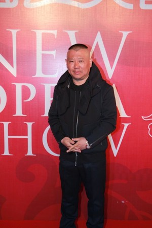 李刚仁回应离队传言：我什么都不知道，看了新闻才知道我要转会(李刚仁和阿什拉夫争抢主罚任意球)