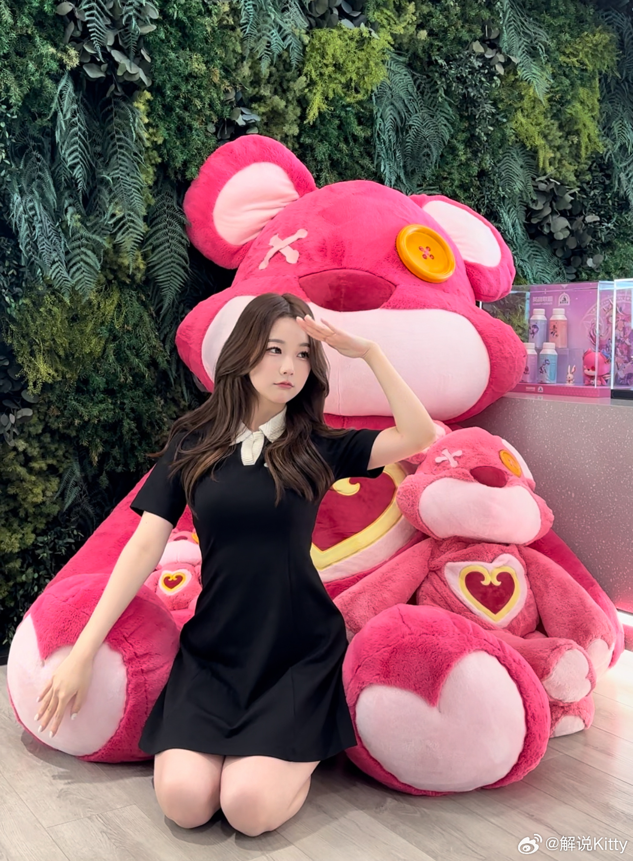 解说Kitty晒照：采访了十一位选手，今年的赛程还有复活甲呢(5000台湾人去柬埔寨)