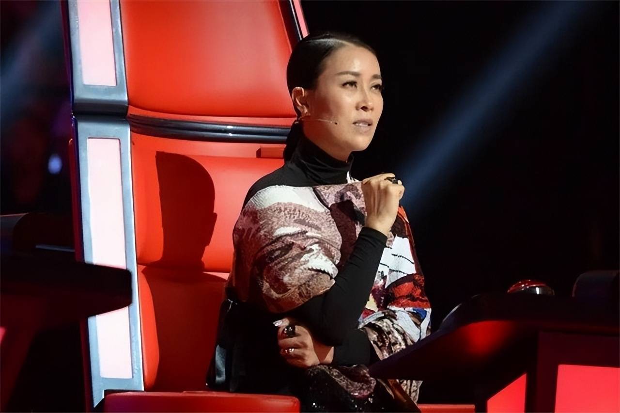 开云体育-那个让那英“未婚生子”的前国脚高峰，20年后现在过得怎么样？的简单介绍