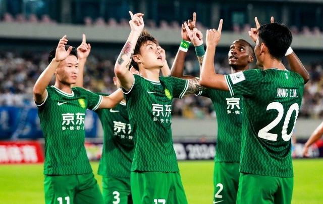 3-2、2-3足协杯8强出炉！蓉城申花国安冲冠，中甲诞生最大黑马的简单介绍