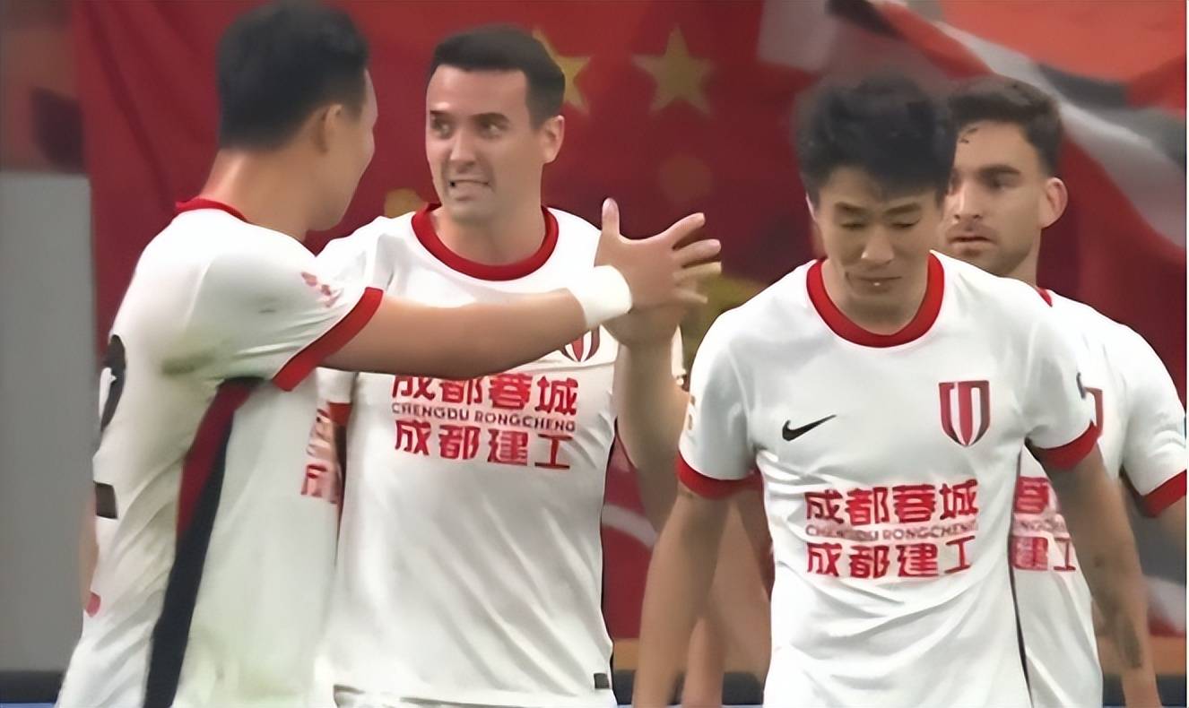 开云体育-不续约!蓉城无视最强铁腰一片忠心恐遭中超争冠队挖角(中超成都蓉城最新消息)