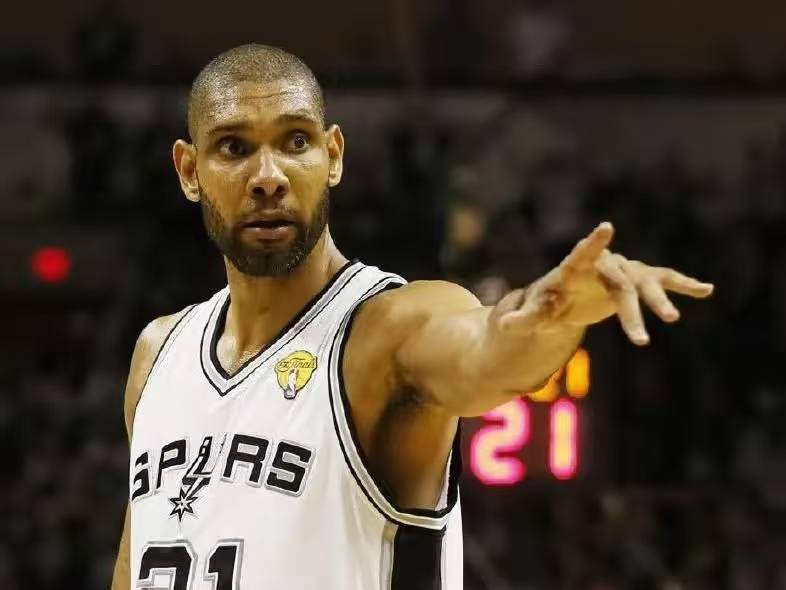 开云体育-美媒评21世纪各年最强球员：詹姆斯8年科比3年(nba各队最强年份)